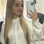 Profesora particular adaptando el contenido a las necesidades de cada uno.